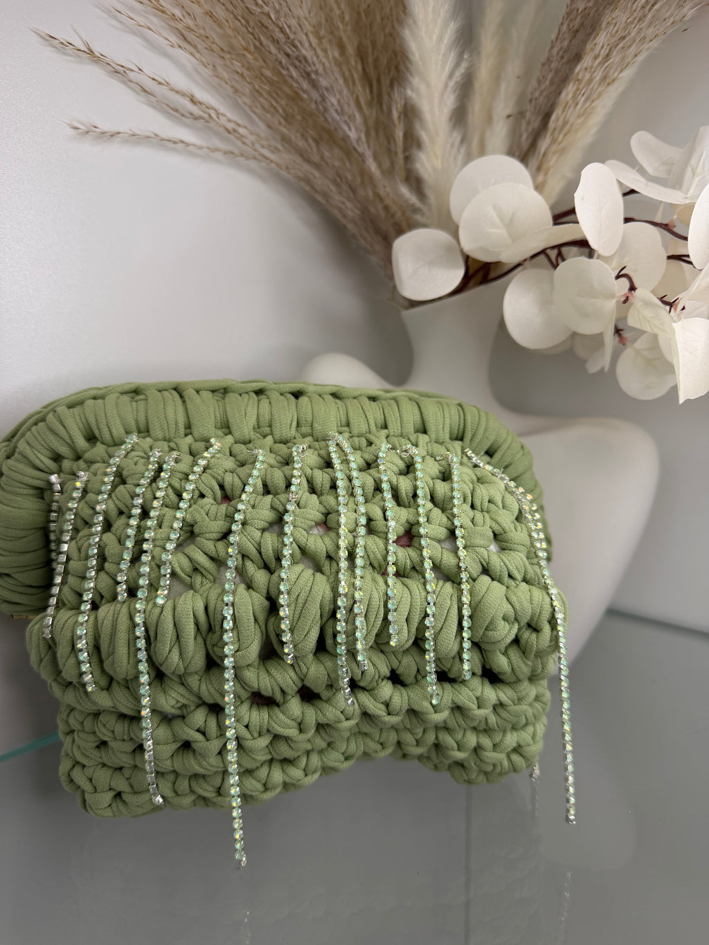 Olive pouch