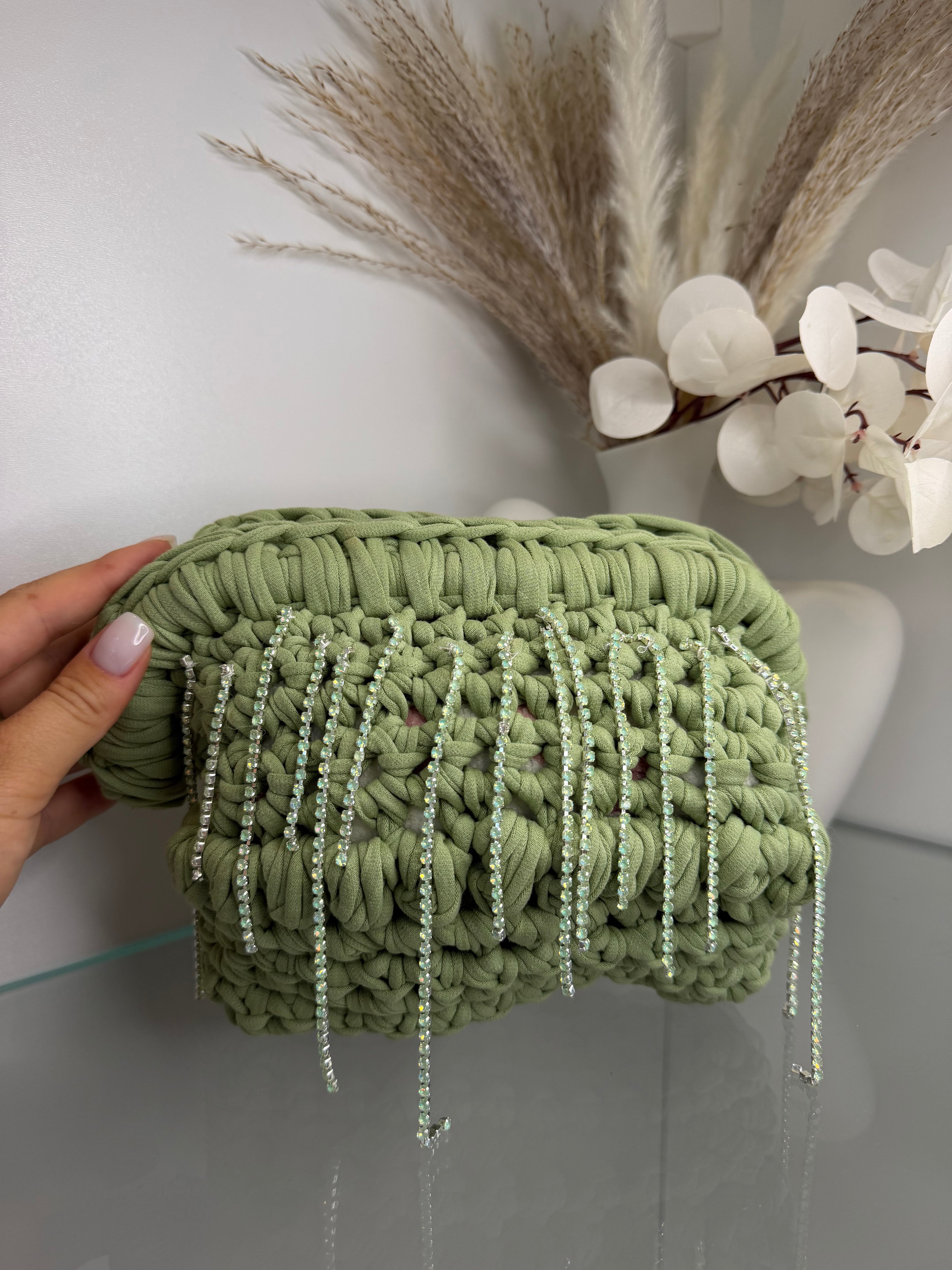Olive pouch