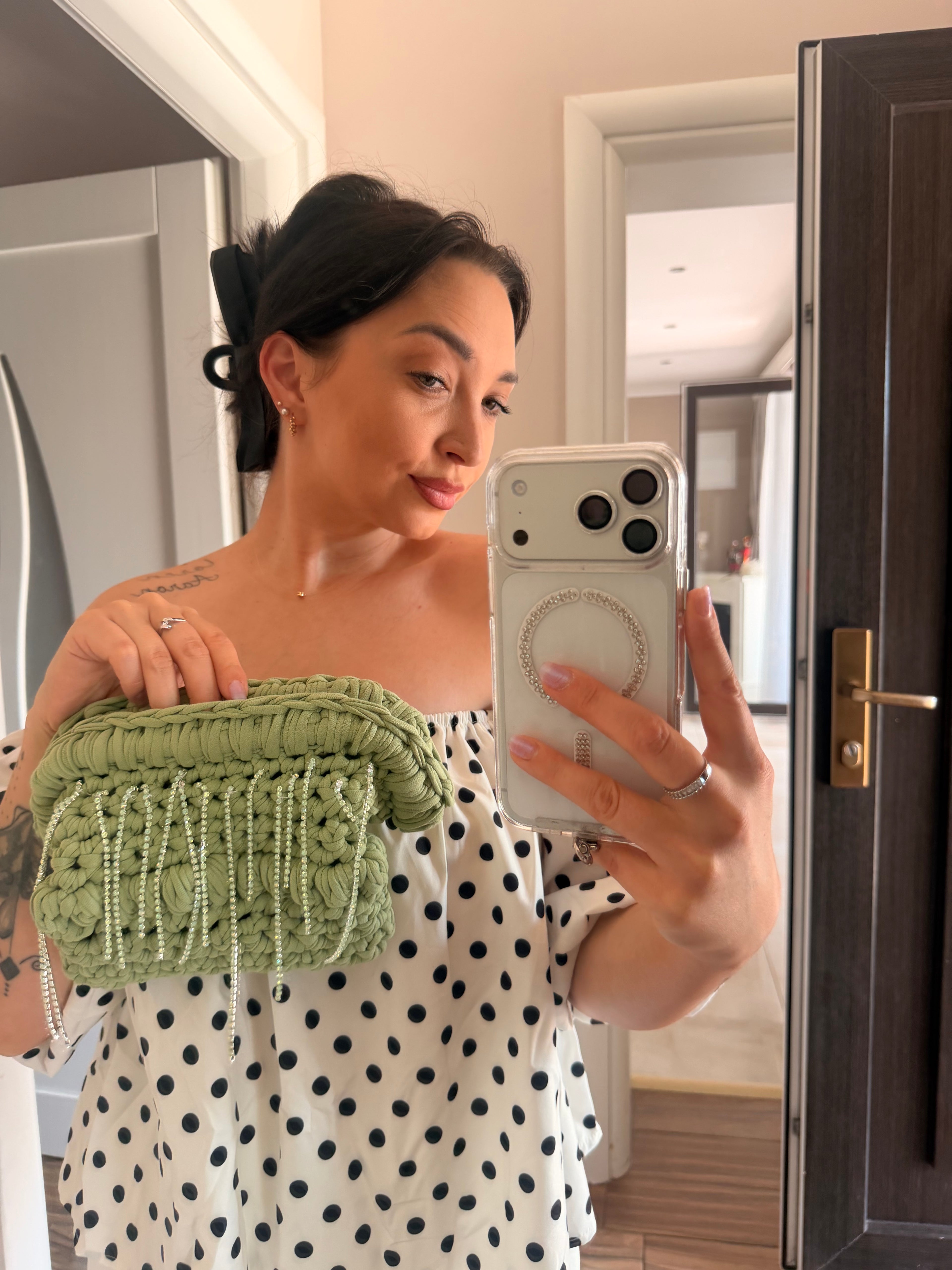Olive pouch